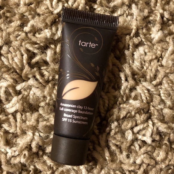 NWT TARTE AMAZONIAN CLAY FULL COVERAGE FOUNDATION